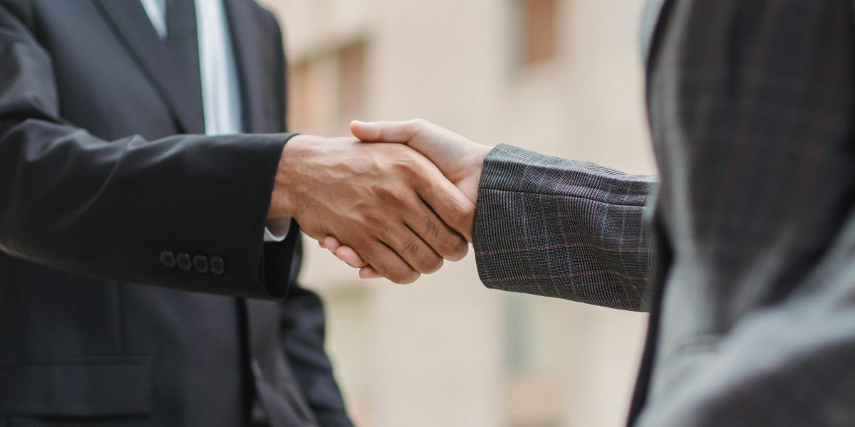 Building trust with a knowledgeable and transparent estate agent is key to a successful property journey.